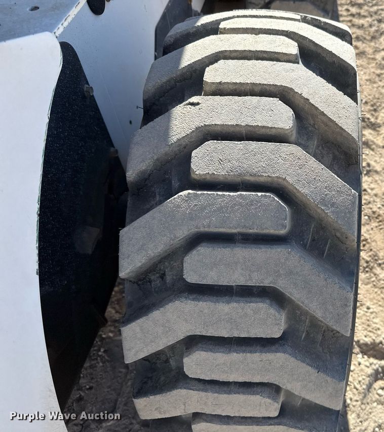 image for item DO2614 2010 Bobcat S300 skid steer loader
