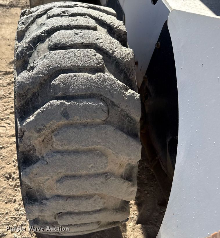 image for item DO2614 2010 Bobcat S300 skid steer loader