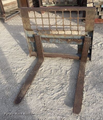 image for item DO2614 2010 Bobcat S300 skid steer loader