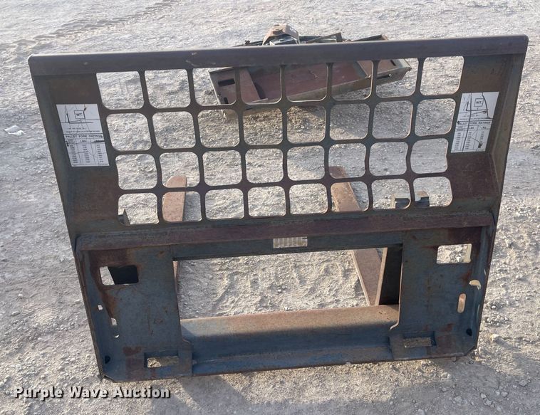 image for item DO2614 2010 Bobcat S300 skid steer loader