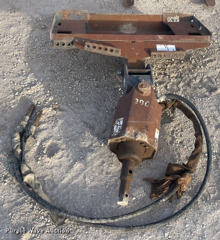 image for item DO2614 2010 Bobcat S300 skid steer loader