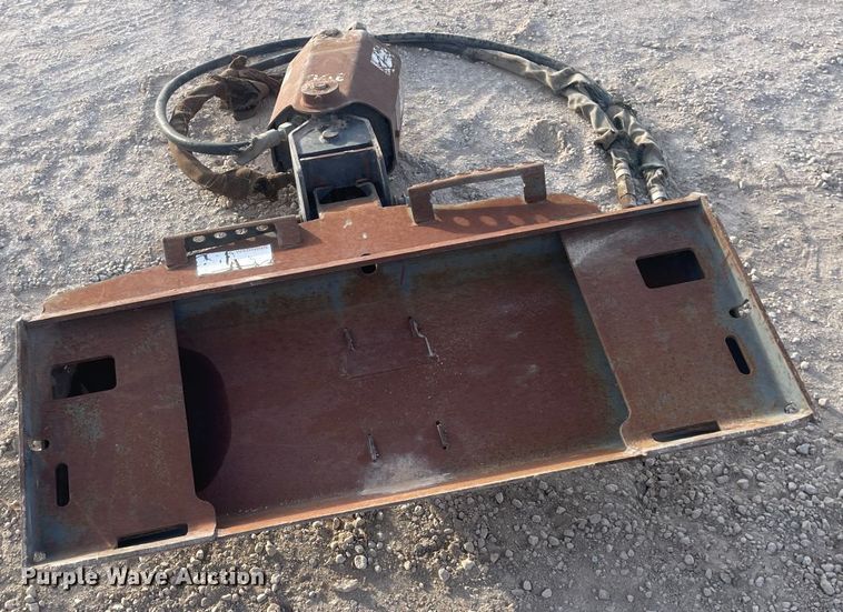 image for item DO2614 2010 Bobcat S300 skid steer loader