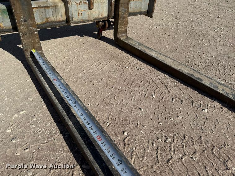 image for item DO2617 2014 Genie GTH1056 telehandler