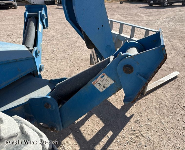 image for item DO2617 2014 Genie GTH1056 telehandler