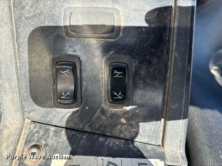 image for item DO2617 2014 Genie GTH1056 telehandler