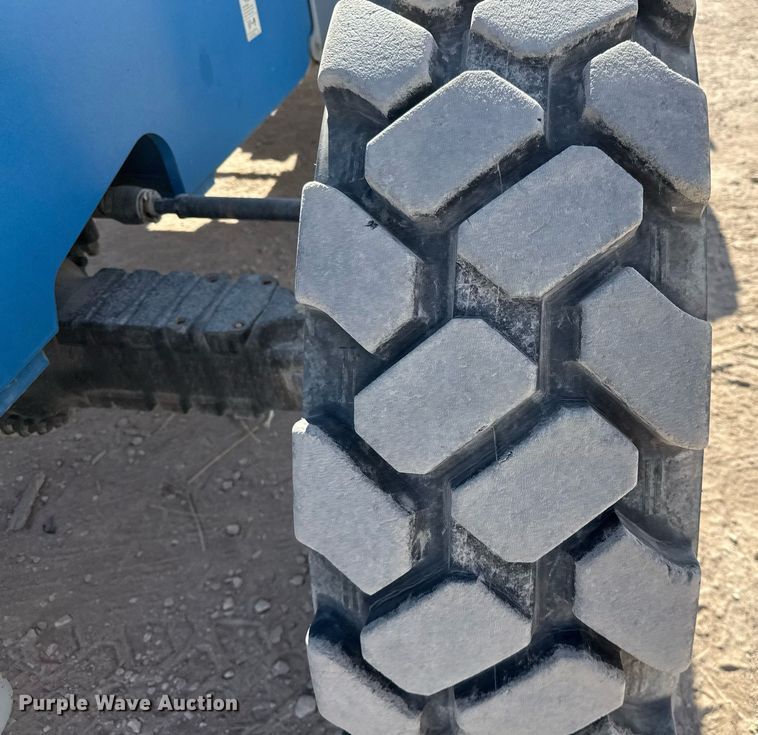 image for item DO2617 2014 Genie GTH1056 telehandler