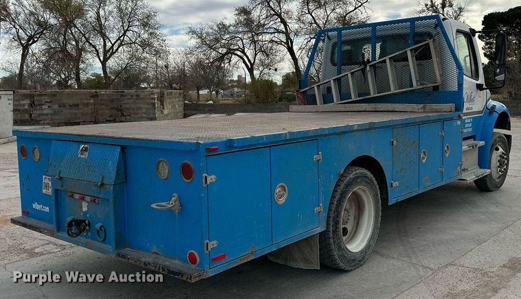 image for item DP6067 2015 Freightliner Business Class M2 106 flatbed truck