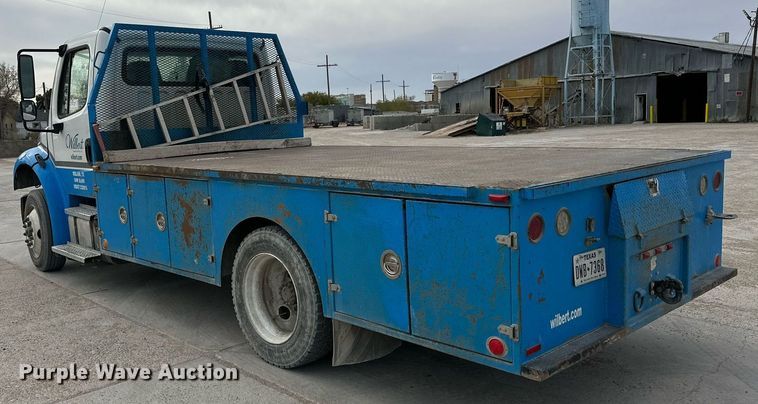 image for item DP6067 2015 Freightliner Business Class M2 106 flatbed truck