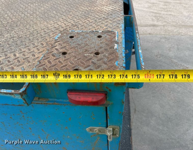 image for item DP6067 2015 Freightliner Business Class M2 106 flatbed truck