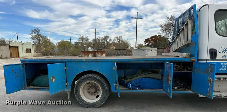 image for item DP6067 2015 Freightliner Business Class M2 106 flatbed truck