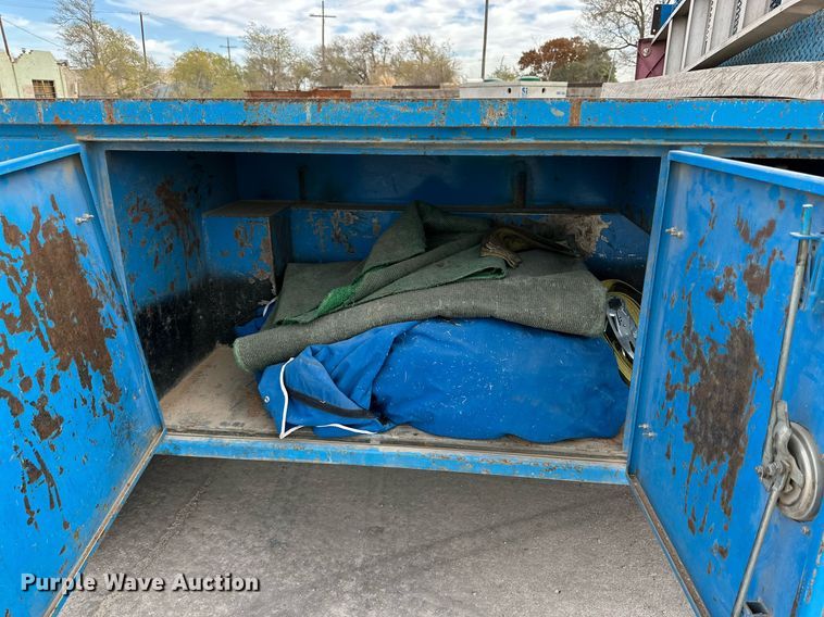 image for item DP6067 2015 Freightliner Business Class M2 106 flatbed truck