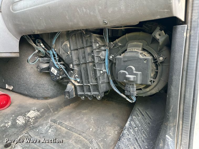 image for item DP6067 2015 Freightliner Business Class M2 106 flatbed truck