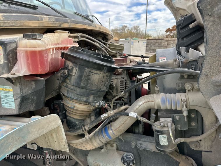 image for item DP6067 2015 Freightliner Business Class M2 106 flatbed truck