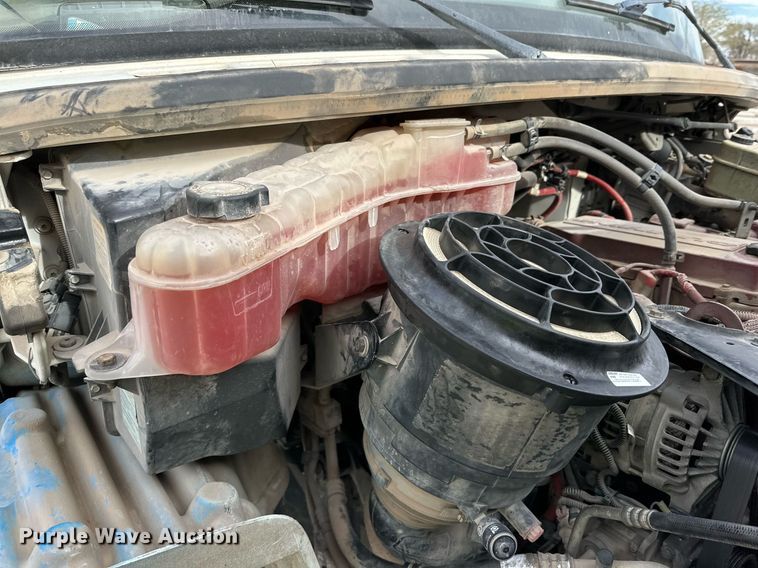 image for item DP6067 2015 Freightliner Business Class M2 106 flatbed truck