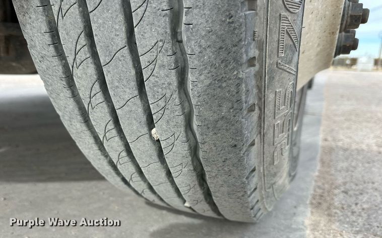 image for item DP6067 2015 Freightliner Business Class M2 106 flatbed truck