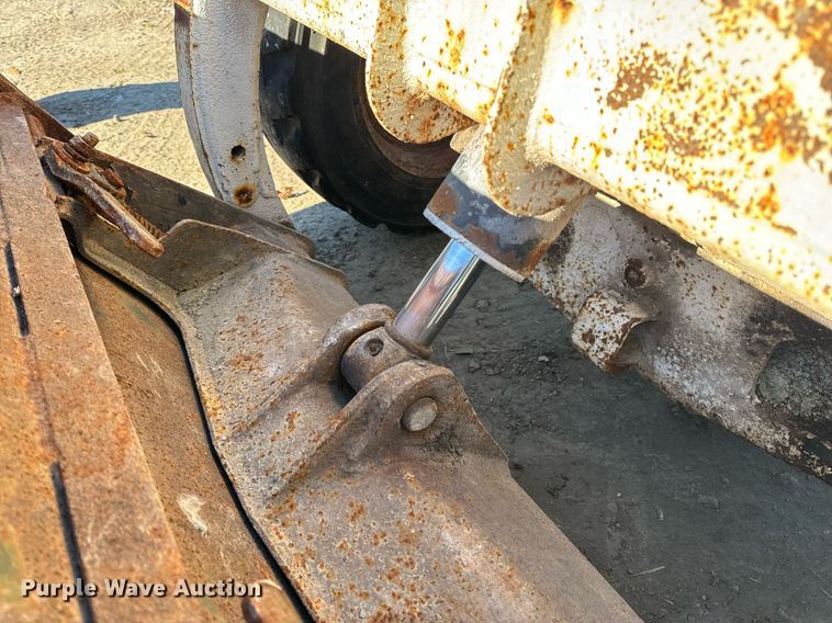 image for item DP6807 1998 Bobcat  773 skid steer loader