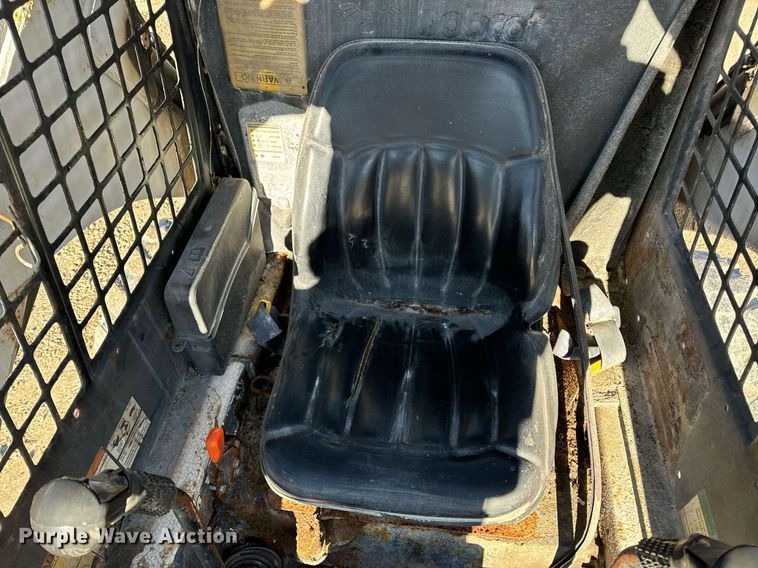 image for item DP6807 1998 Bobcat  773 skid steer loader