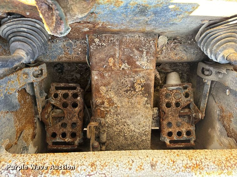 image for item DP6807 1998 Bobcat  773 skid steer loader