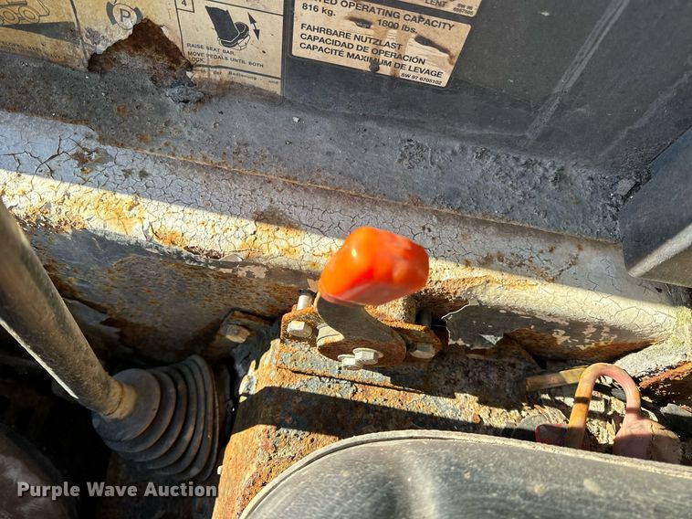 image for item DP6807 1998 Bobcat  773 skid steer loader