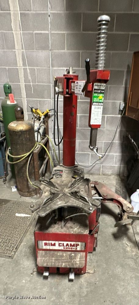 image for item DQ6577 Coat 5060AX rim clamp tire machine 