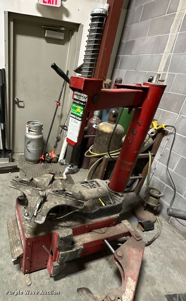 image for item DQ6577 Coat 5060AX rim clamp tire machine 