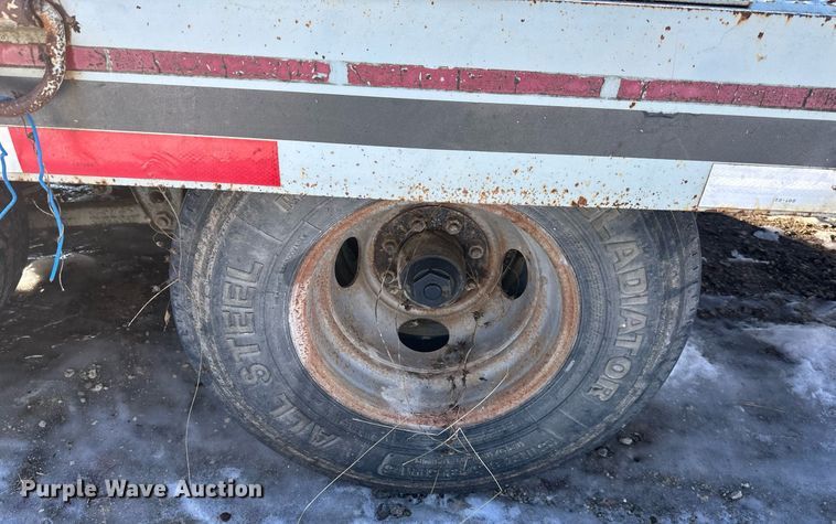 image for item DQ6579 1990 Interstate 20DT A equipment trailer