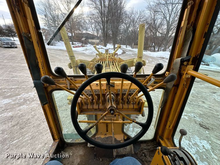 image for item DQ6580 1965 Champion rigid frame motor grader