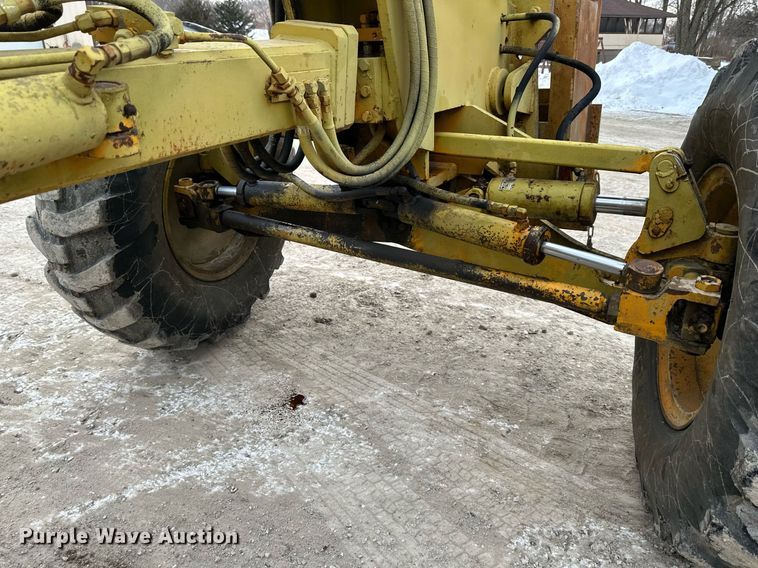 image for item DQ6580 1965 Champion rigid frame motor grader