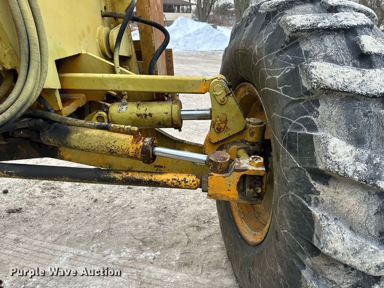 image for item DQ6580 1965 Champion rigid frame motor grader