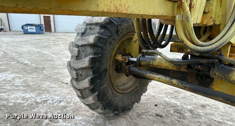 image for item DQ6580 1965 Champion rigid frame motor grader