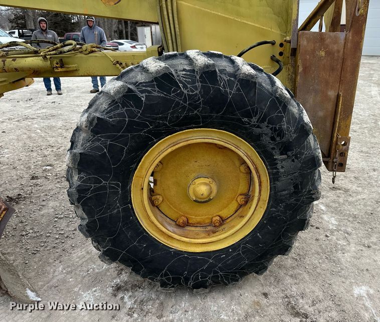 image for item DQ6580 1965 Champion rigid frame motor grader