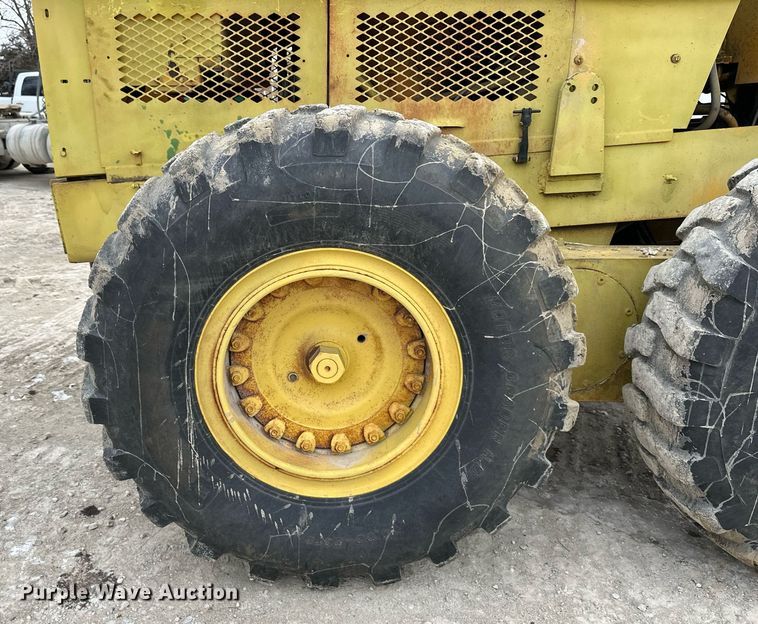 image for item DQ6580 1965 Champion rigid frame motor grader