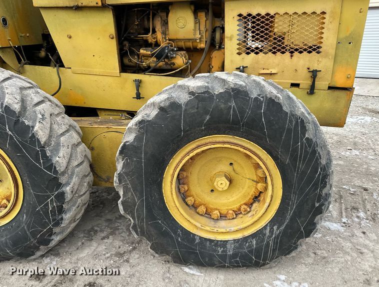 image for item DQ6580 1965 Champion rigid frame motor grader