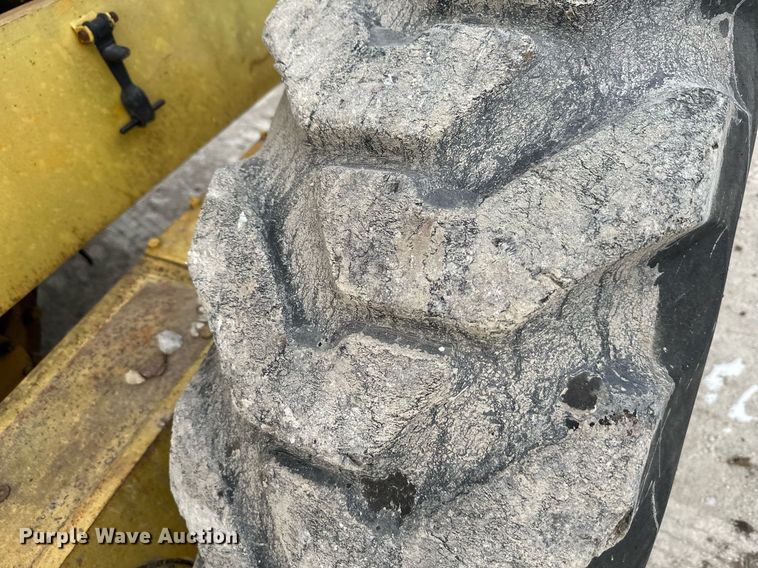 image for item DQ6580 1965 Champion rigid frame motor grader