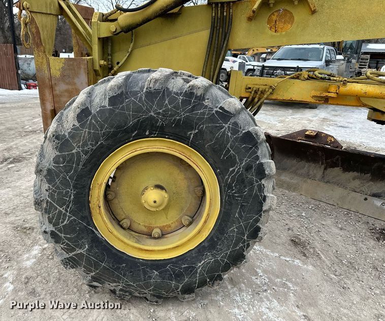 image for item DQ6580 1965 Champion rigid frame motor grader