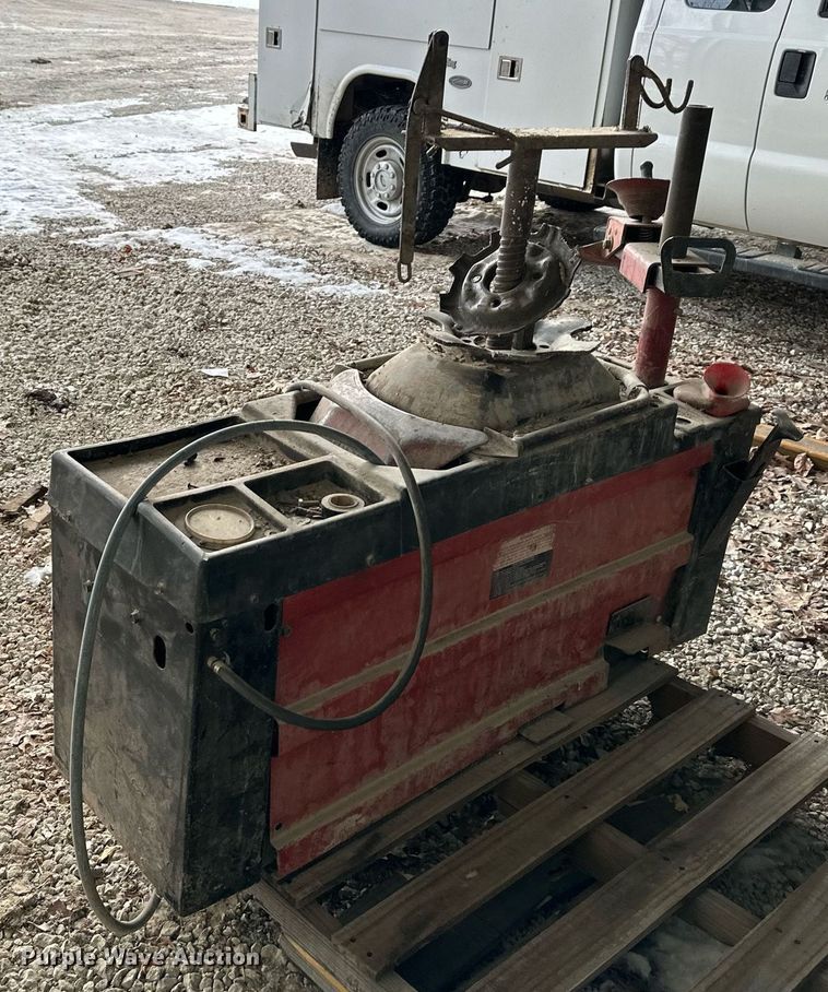 image for item DQ6582 Coats 40-40A tire machine