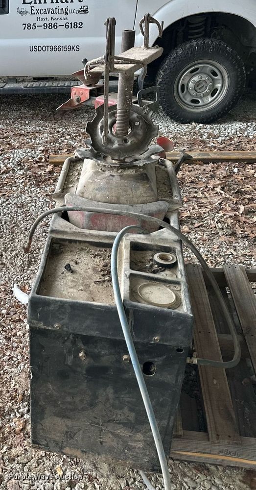 image for item DQ6582 Coats 40-40A tire machine