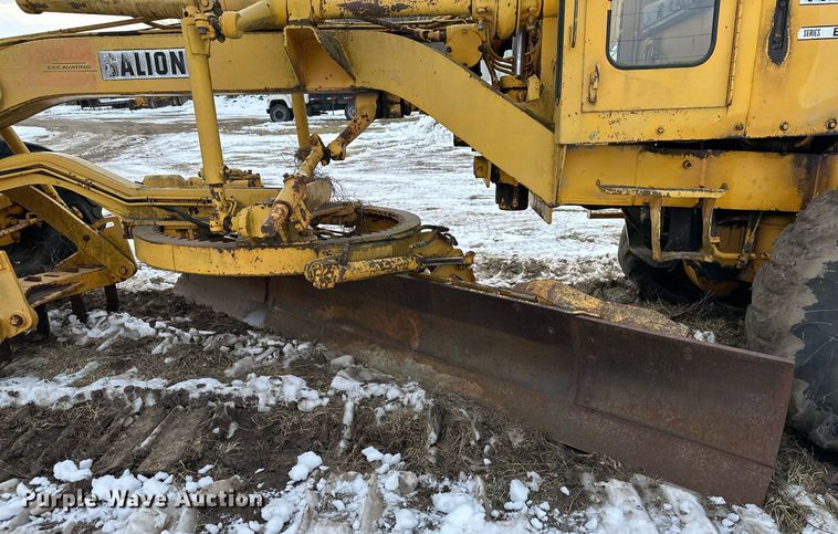 image for item DQ6583 1969 Galion 118 series B rigid frame motor grader