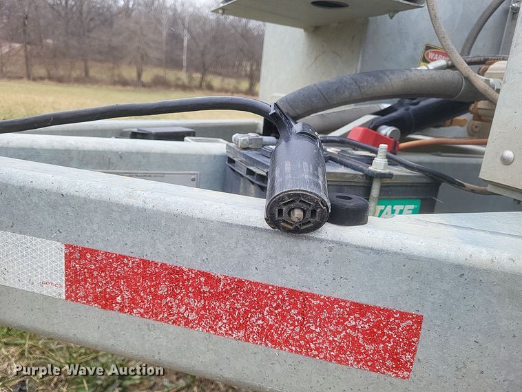 image for item DS5183 2023 Larson 5620 reel trailer