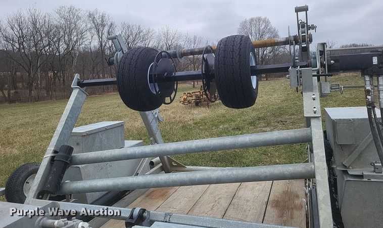 image for item DS5183 2023 Larson 5620 reel trailer