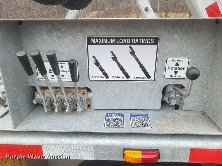 image for item DS5183 2023 Larson 5620 reel trailer