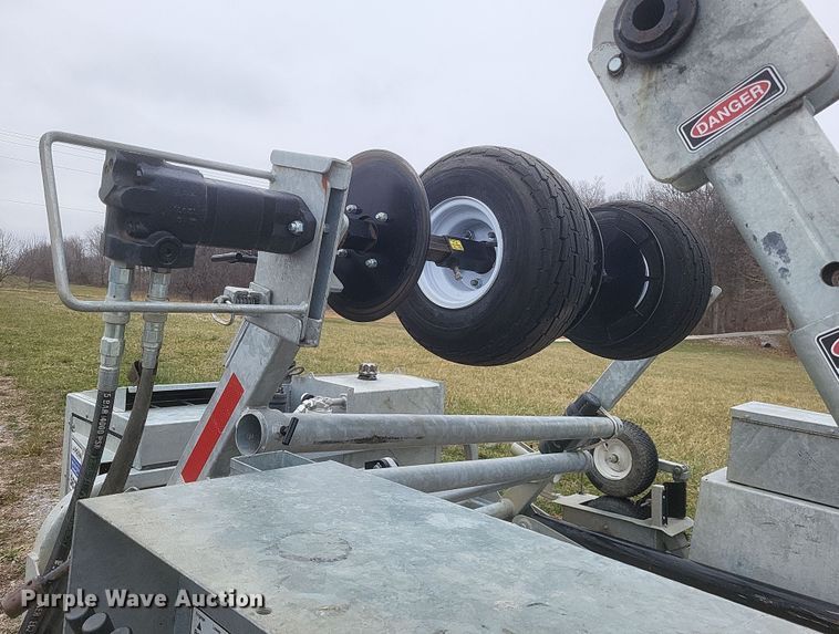 image for item DS5183 2023 Larson 5620 reel trailer