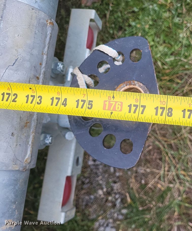 image for item DS5183 2023 Larson 5620 reel trailer