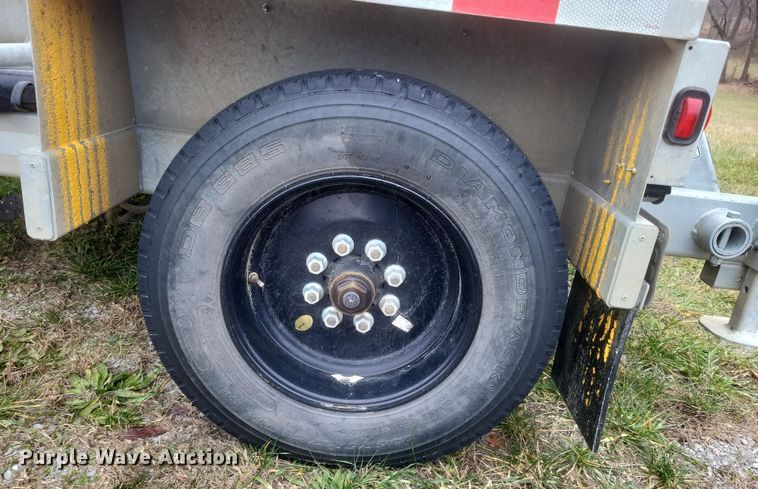 image for item DS5183 2023 Larson 5620 reel trailer