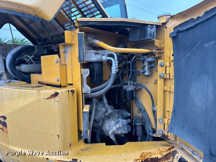 image for item DT2003 2012 John Deere 85D mini excavator