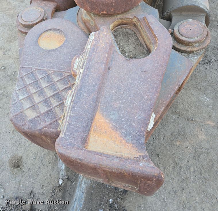 image for item DT5453 Labounty UP70R rotating shear