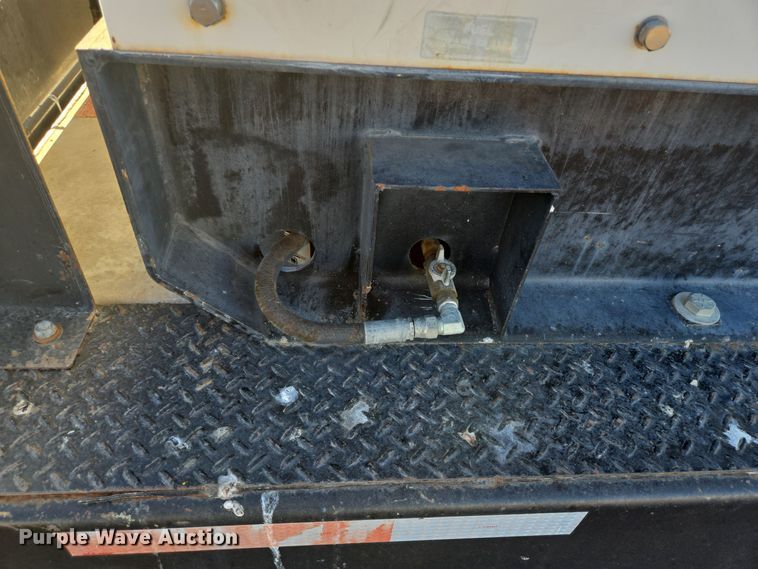 image for item DT5454 WhisperWatt DF-4400SSV generator