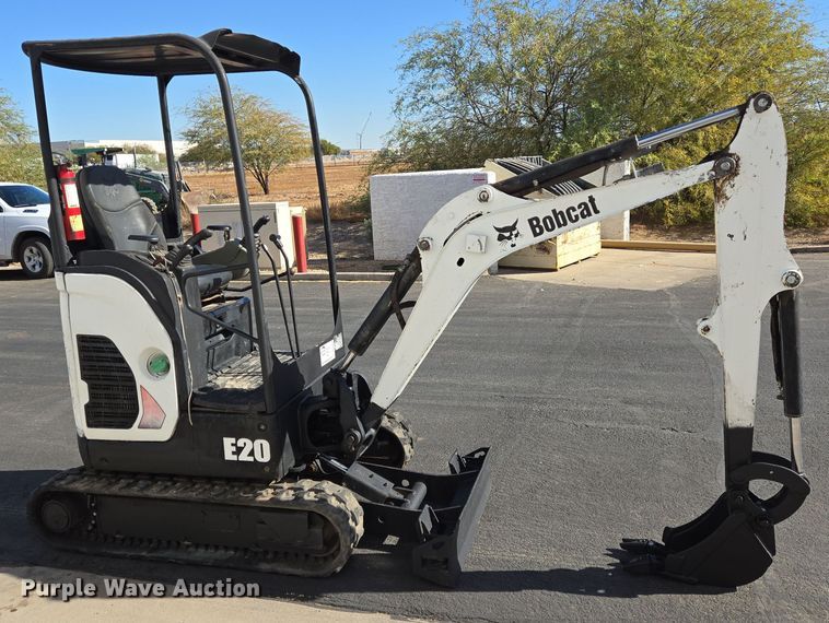 image for item DT5462 2015 Bobcat E20 mini excavator