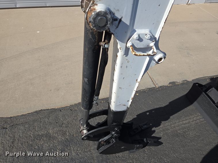 image for item DT5462 2015 Bobcat E20 mini excavator