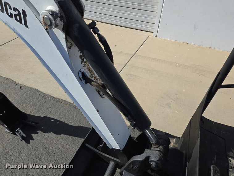 image for item DT5462 2015 Bobcat E20 mini excavator